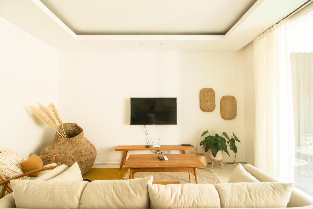 Pelangi 148 Beach Suites Семиньяк Экстерьер фото