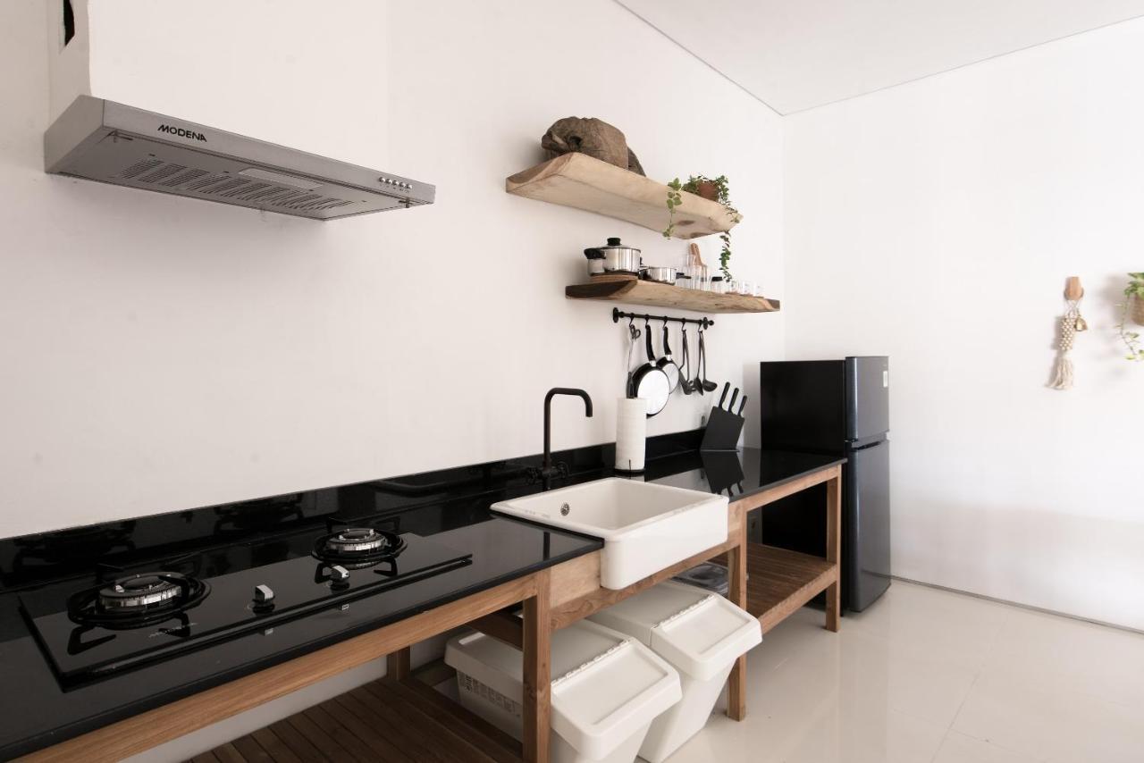 Pelangi 148 Beach Suites Семиньяк Экстерьер фото