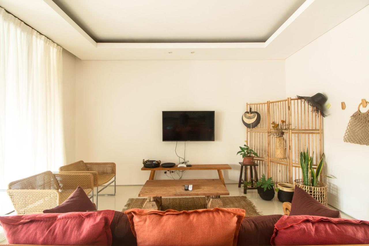 Pelangi 148 Beach Suites Семиньяк Экстерьер фото