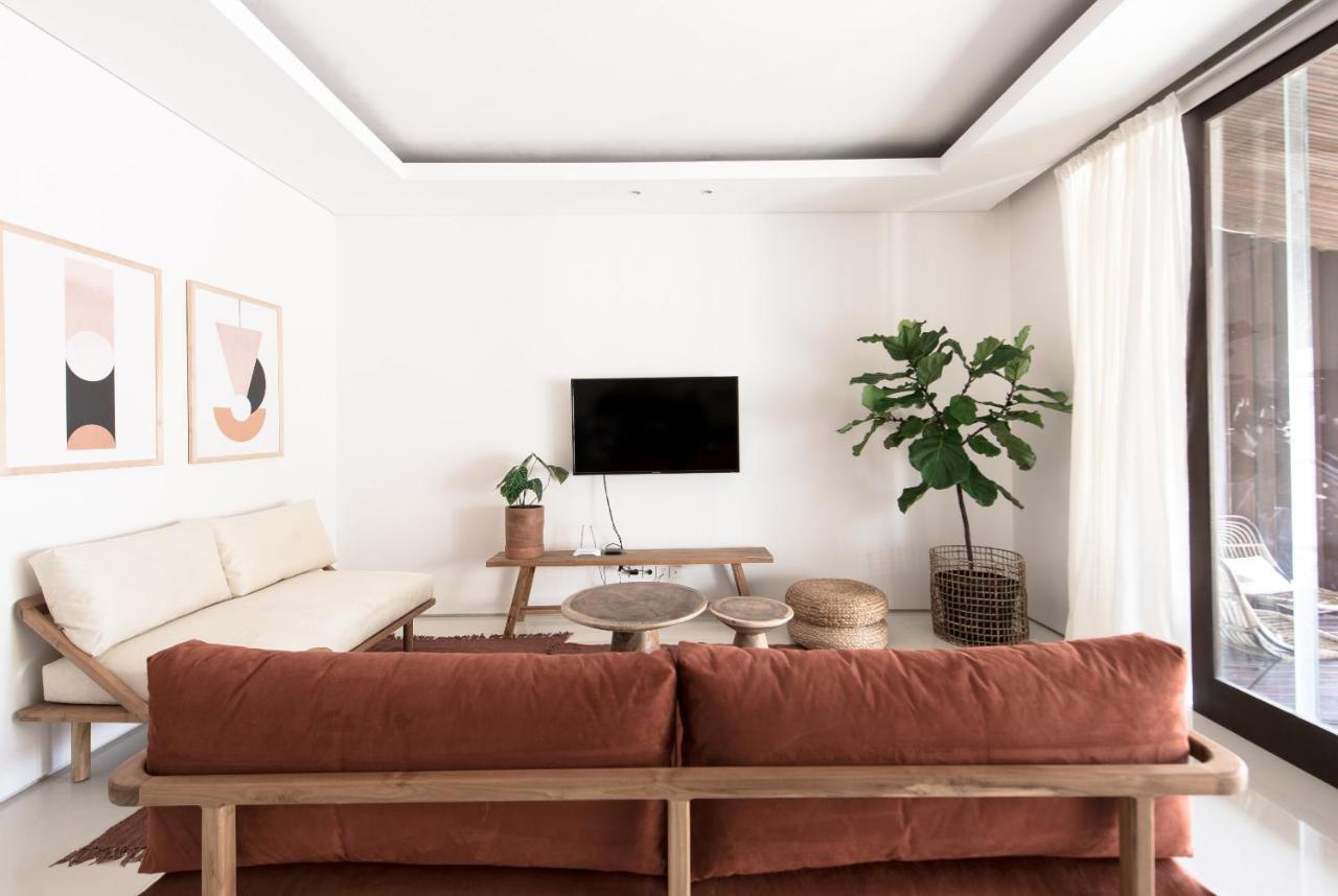 Pelangi 148 Beach Suites Семиньяк Экстерьер фото